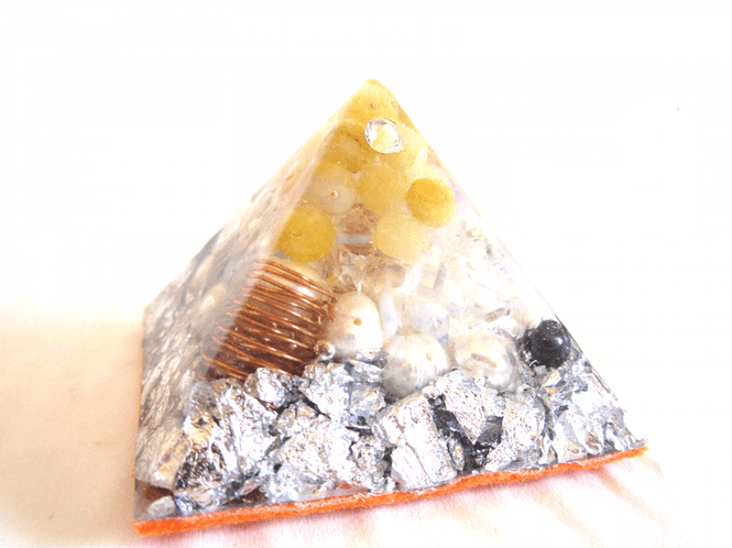 Hovedbilde Orgone pyramide med jade, ...