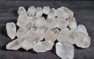 Hovedbilde Bergkrystall r&aring; biter M