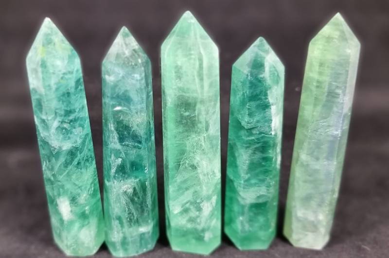 Obelisk Fluoritt Grønn 11-13 cm
